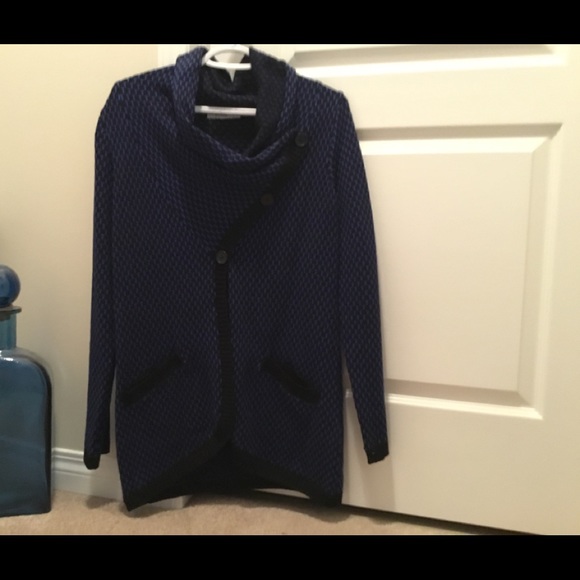 Sweater - Picture 1 of 3